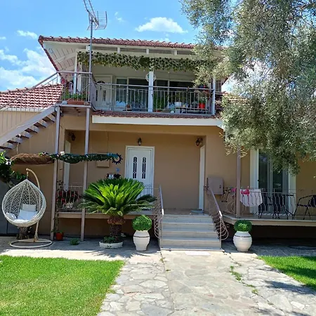 Katerina Daire Nydri (Lefkada)